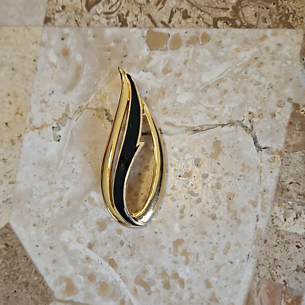 Monet Twist Bar Brooch Pin Enamel Gold Tone Swirl Signed Vintage